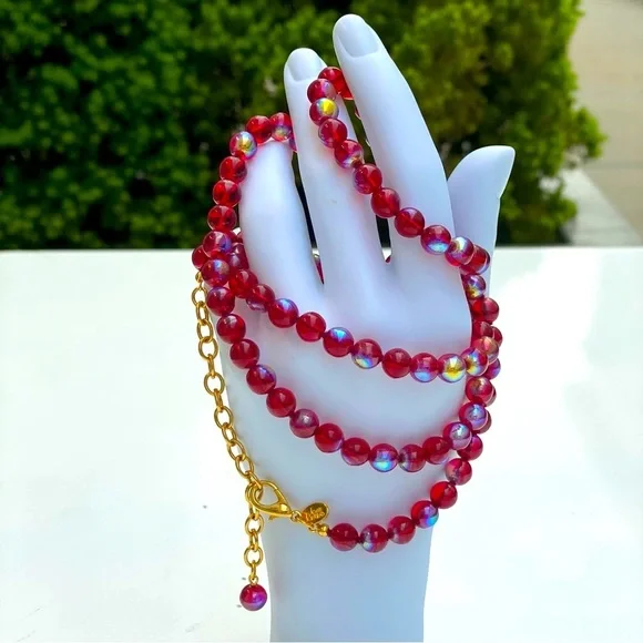 Vintage JOAN RIVERS Red Iridescent Polished Glass Beads Necklace w/Gold Details - Picture 1 of 6